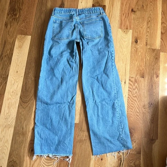 Old Navy Maternity Wide Leg Jeans 6 - Picture 4 of 4
